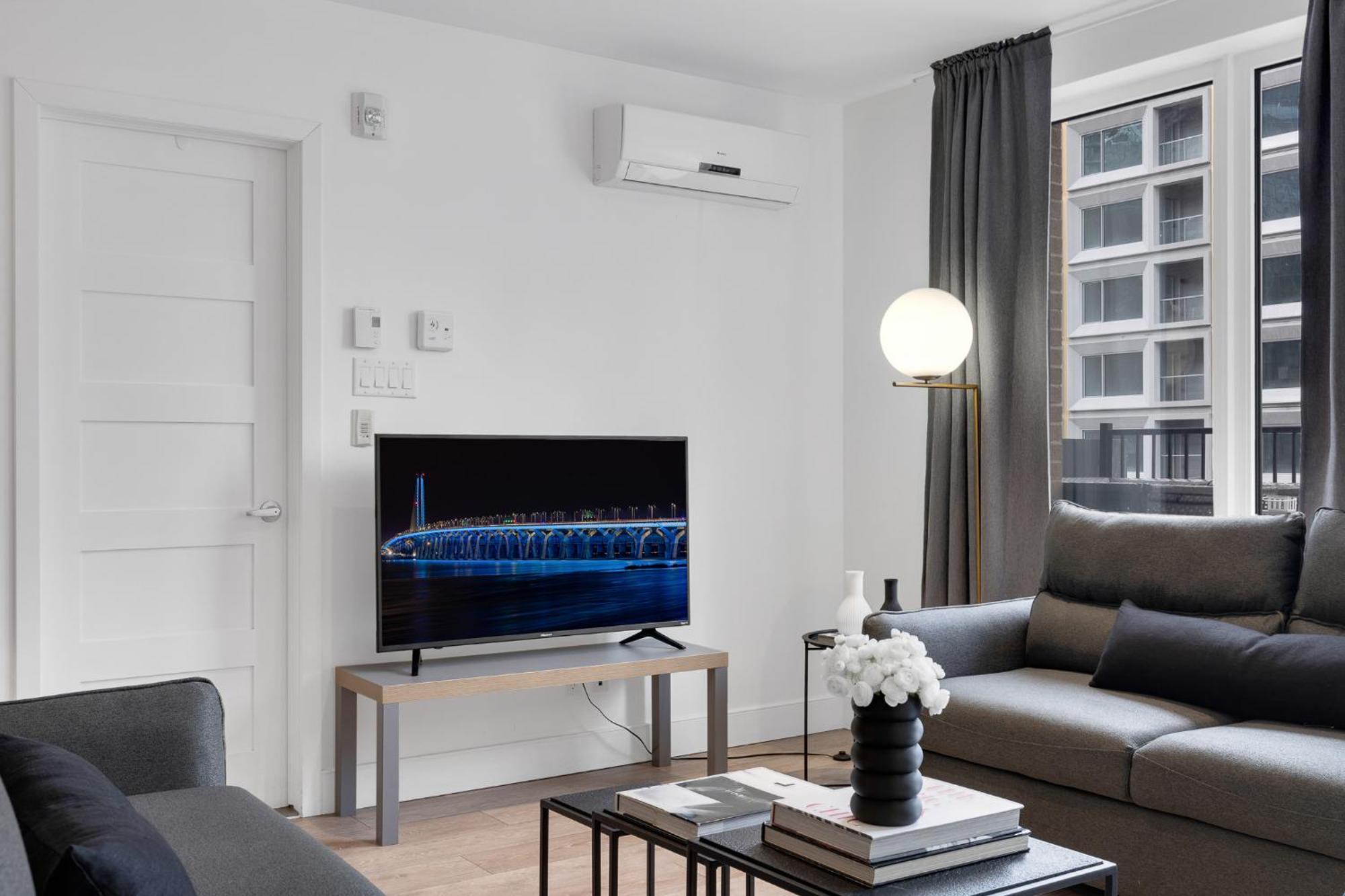 Liv Mtl Downtown Aparthotel Montreal Ngoại thất bức ảnh
